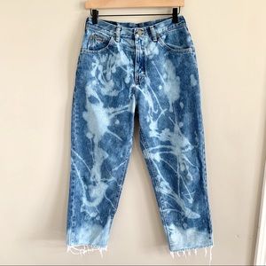 Riders • vintage high rise tapered bleached distressed jeans